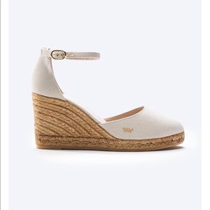 Brand New Viscata 3.5” Wedge in White canvas w 1” platform.